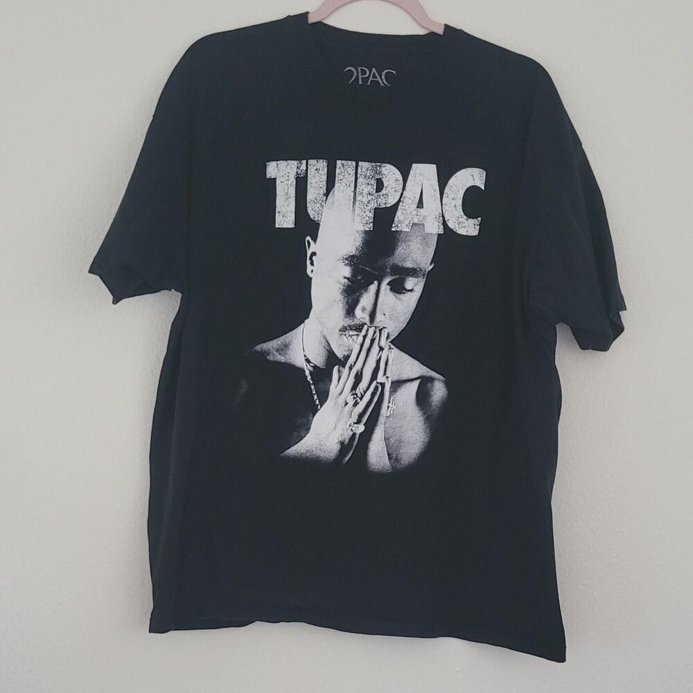 Tupac Men's Black T-shirt size XL